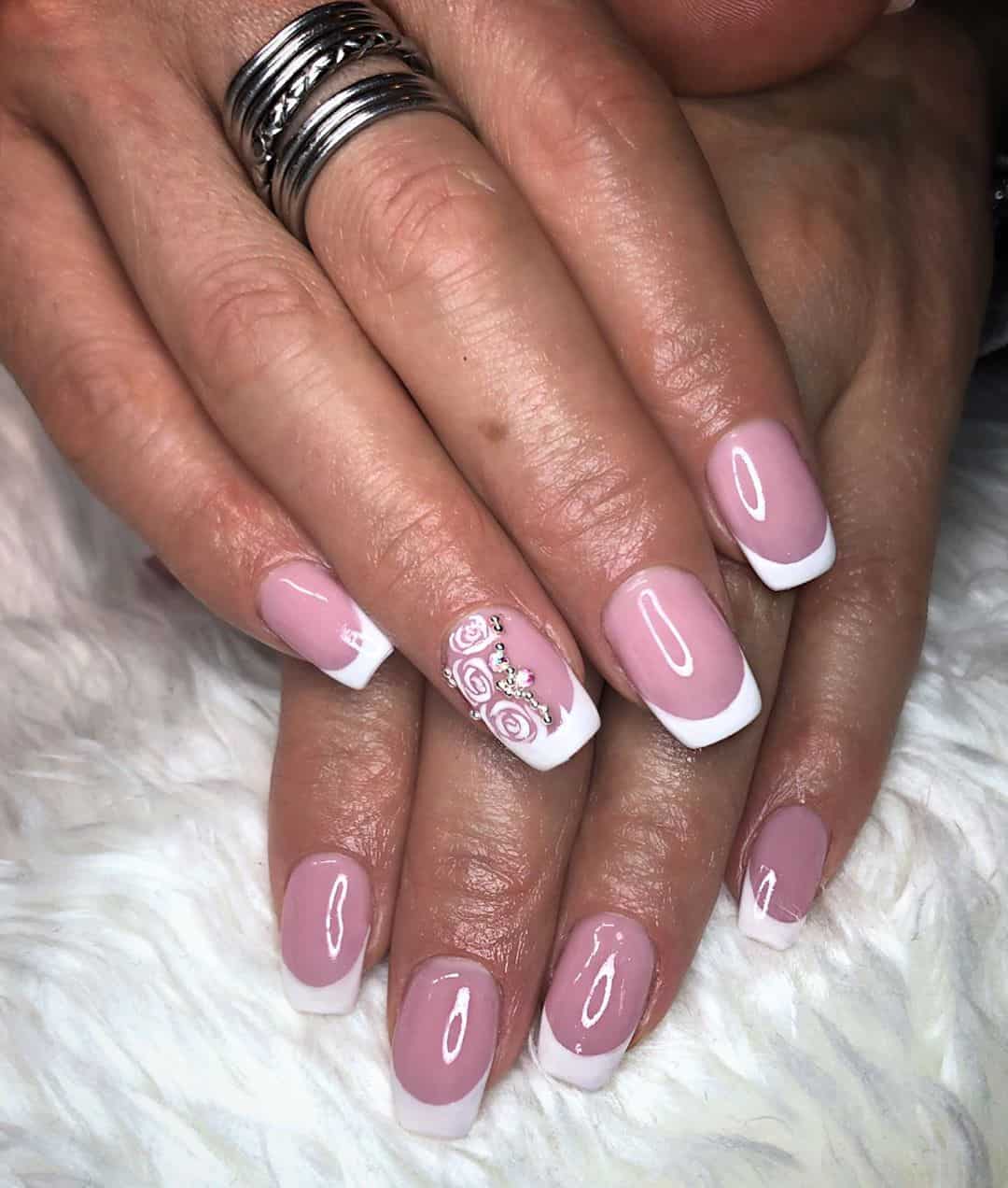 This blog post will give you the best nail ideas for your wedding day. Hope to inspired you and help you choose the nail