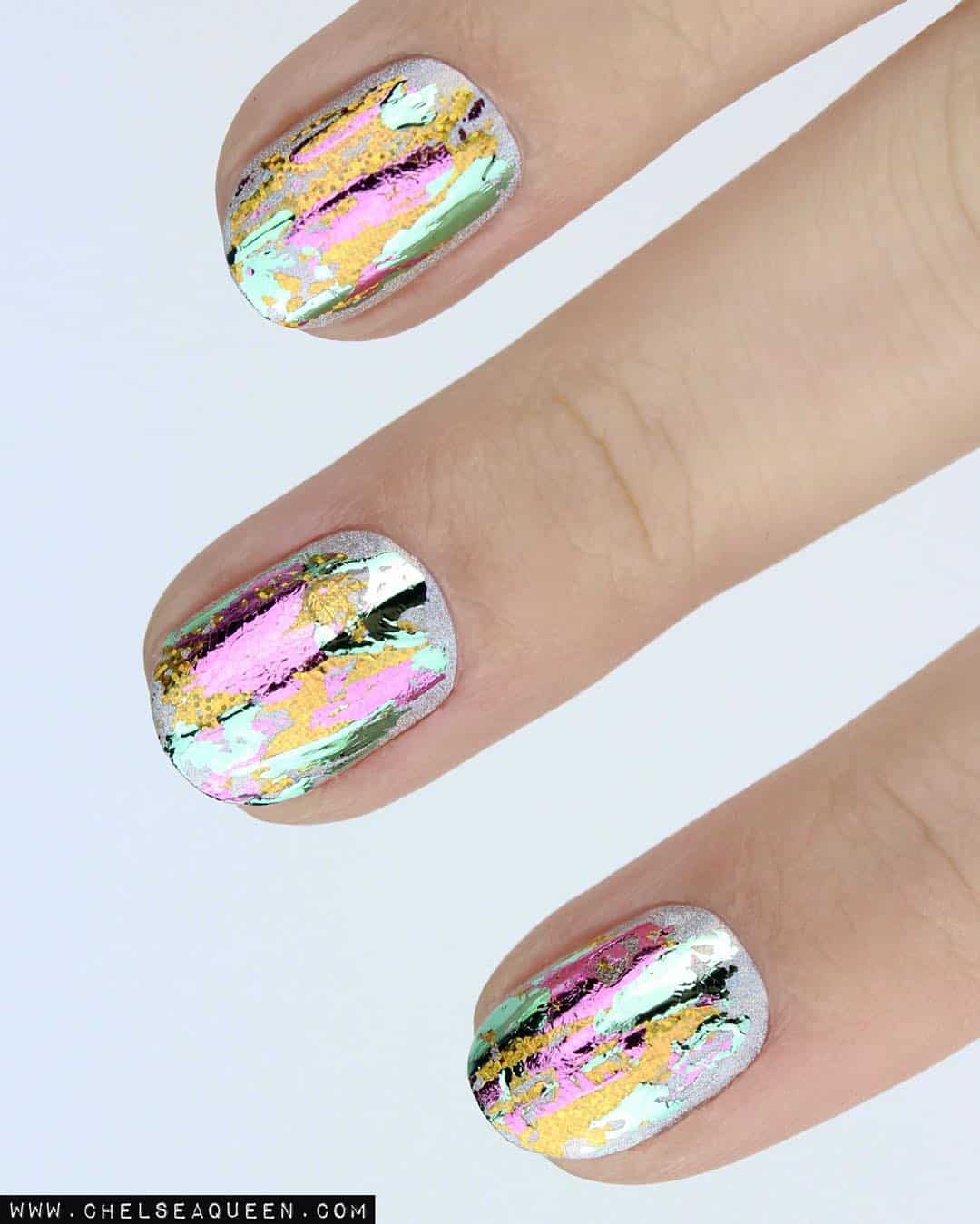 Most versatile nail design are round nails. It has many advantages and one of them is its durability. From foil to floral designs, you can choose from many designs. #naildesigns #nailart #round #nails