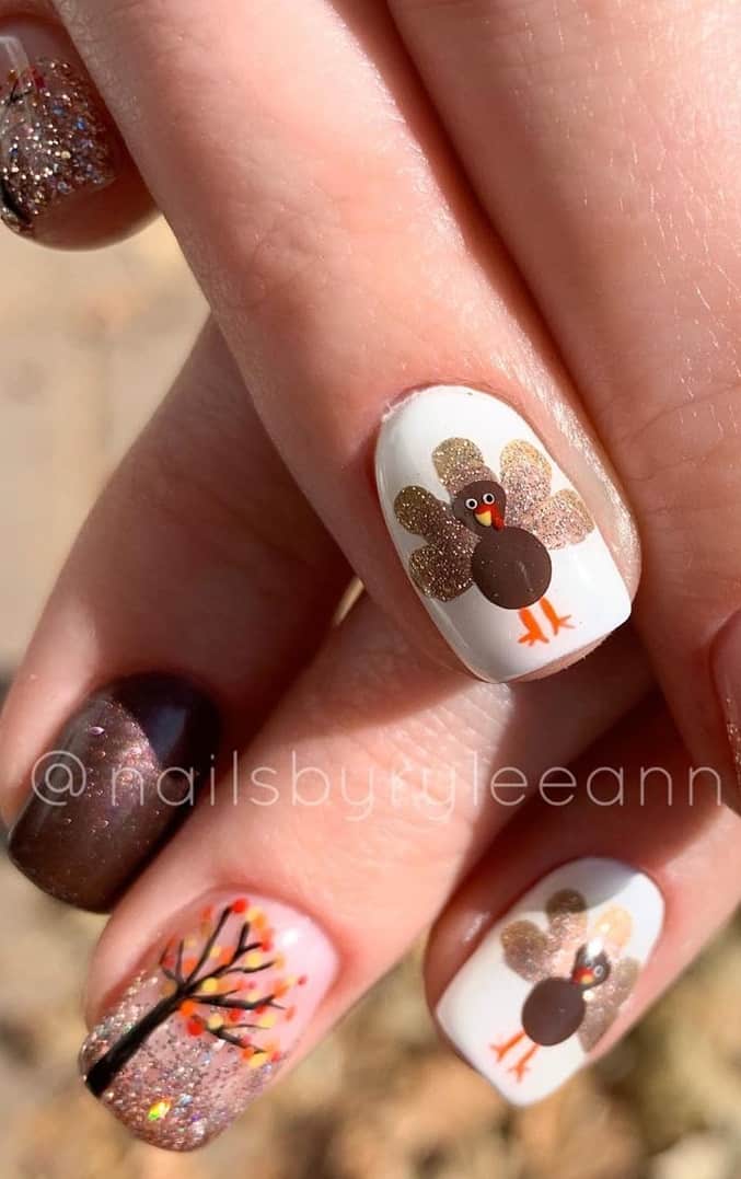 Thanksgiving Nails with Glitter Effect