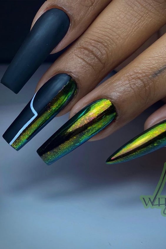 Color-changing Green Chrome Nails