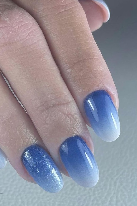 Electric Blue Gradient Round Nails