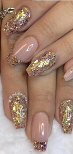 23 Different Looks You Can Achieve With A Nude And Gold Nails | Polish