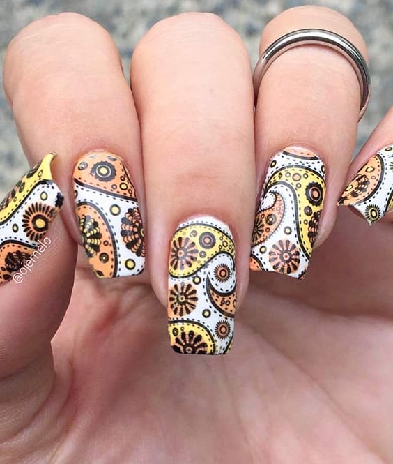 Intricate Paisley Pattern Nails