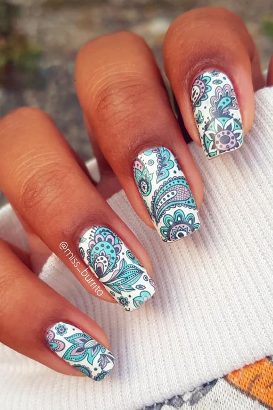 Cute Paisley Nails In A Bohemian Style