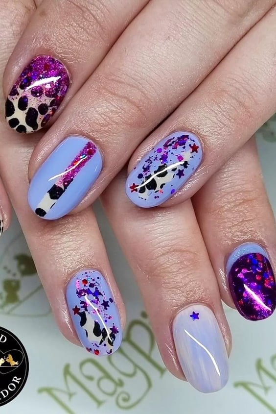 Short Nails with Abstract Design