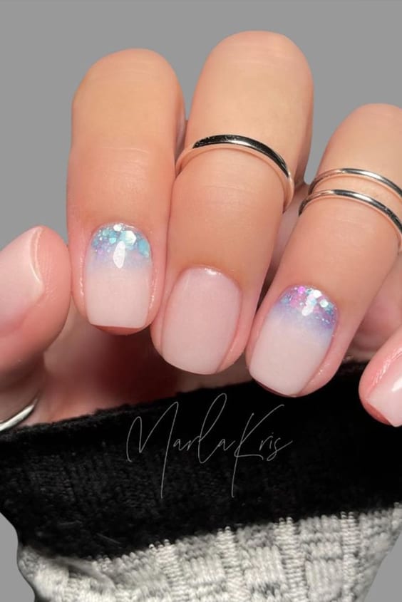 If you are looking for something simple and unique nail designs for Valentine Day, then this article might just be what you're looking for! These 22 simple short nail designs will please any girl who wants a quick and easy manicure project, without sacrificing the beauty of the design.