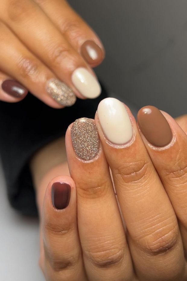 7 Nail Colors That Capture the Essence of Autumn - 15