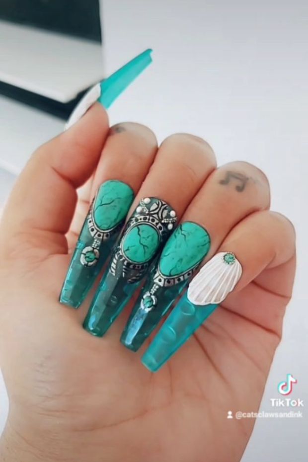 12 Seashell Nail Designs to Bring the Beach to Your Fingertips - 5