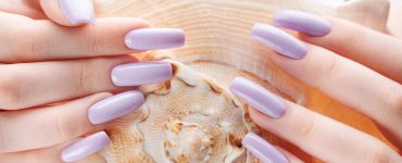 12 Seashell Nail Designs to Bring the Beach to Your Fingertips