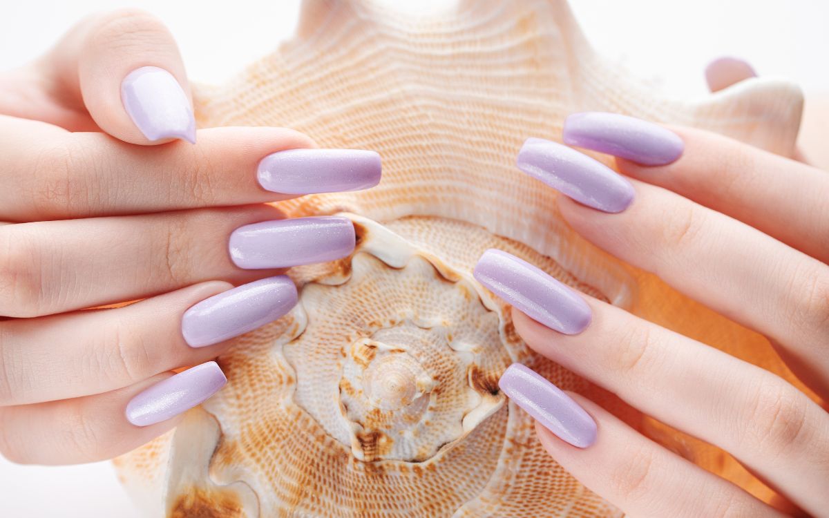 12 Seashell Nail Designs to Bring the Beach to Your Fingertips