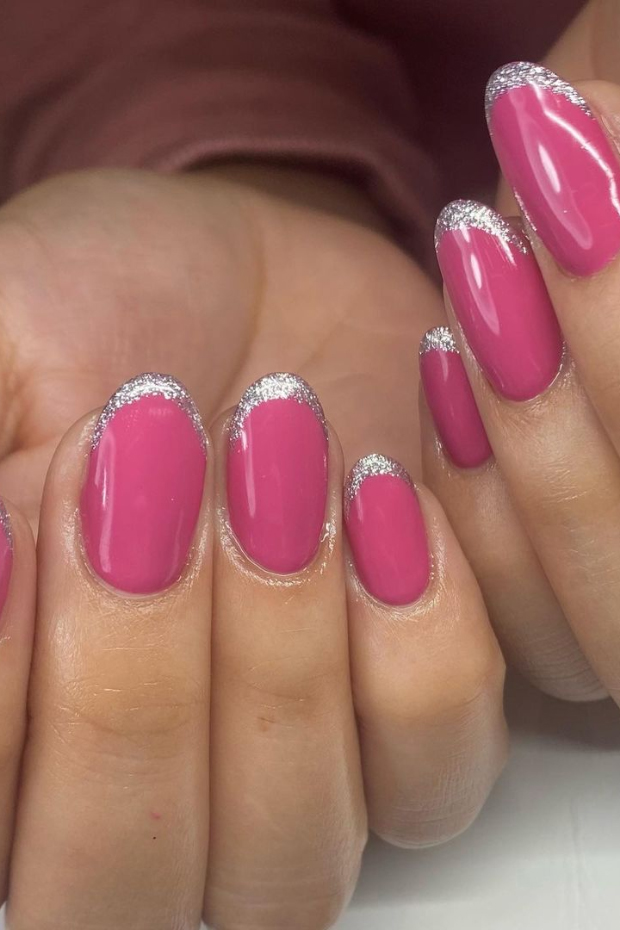 Looking to add some sparkle to your French tips? Check out these 25 dazzling glitter designs that will take your manicure to the next level! #nailart #glittertips #frenchmanicure #nailinspiration #sparklynails
