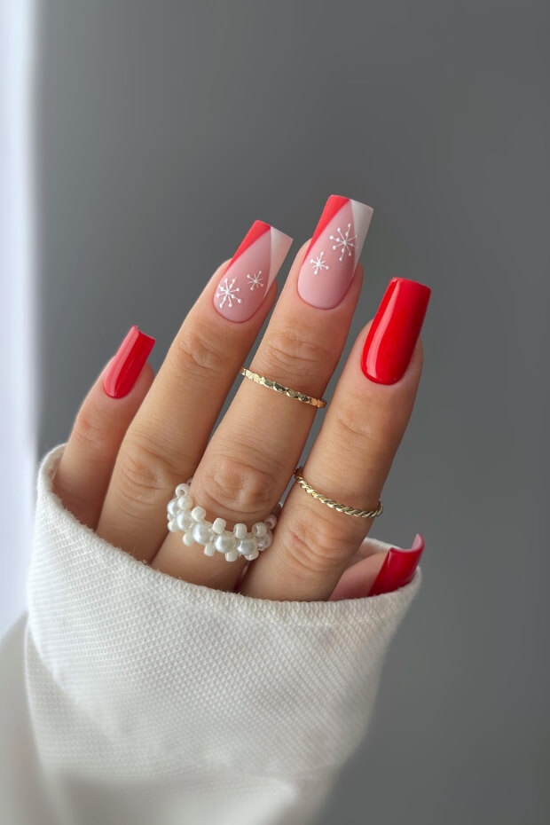 Discover 20 chic winter nail designs that embrace the enchantment of the season. These trendy ideas effortlessly capture the magic of Christmas and autumn. Get inspired and add some festive flair to your fingertips! #WinterNails #SeasonalMagic #ChristmasInspiration