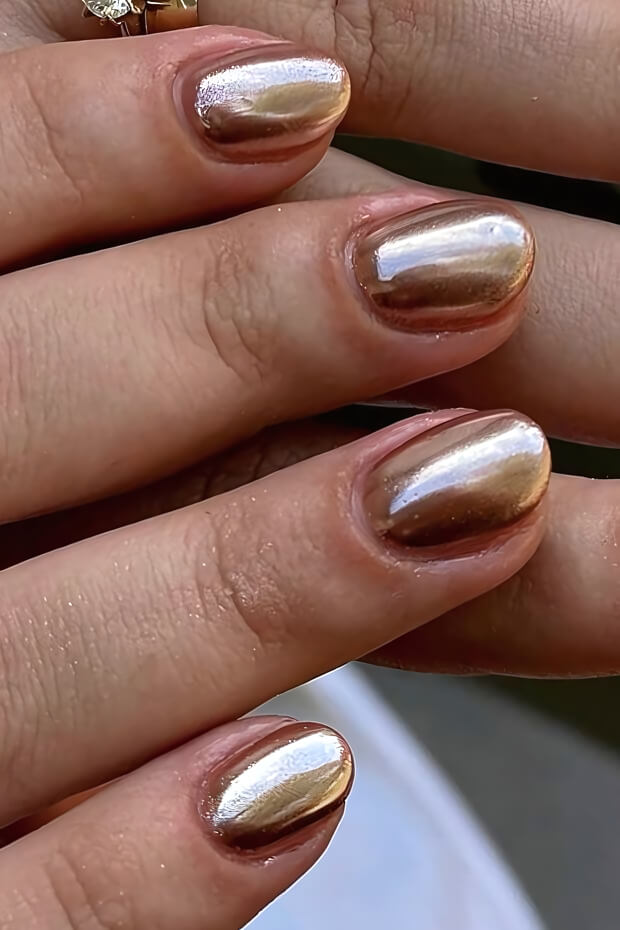Shiny reflective metallic finish nail design